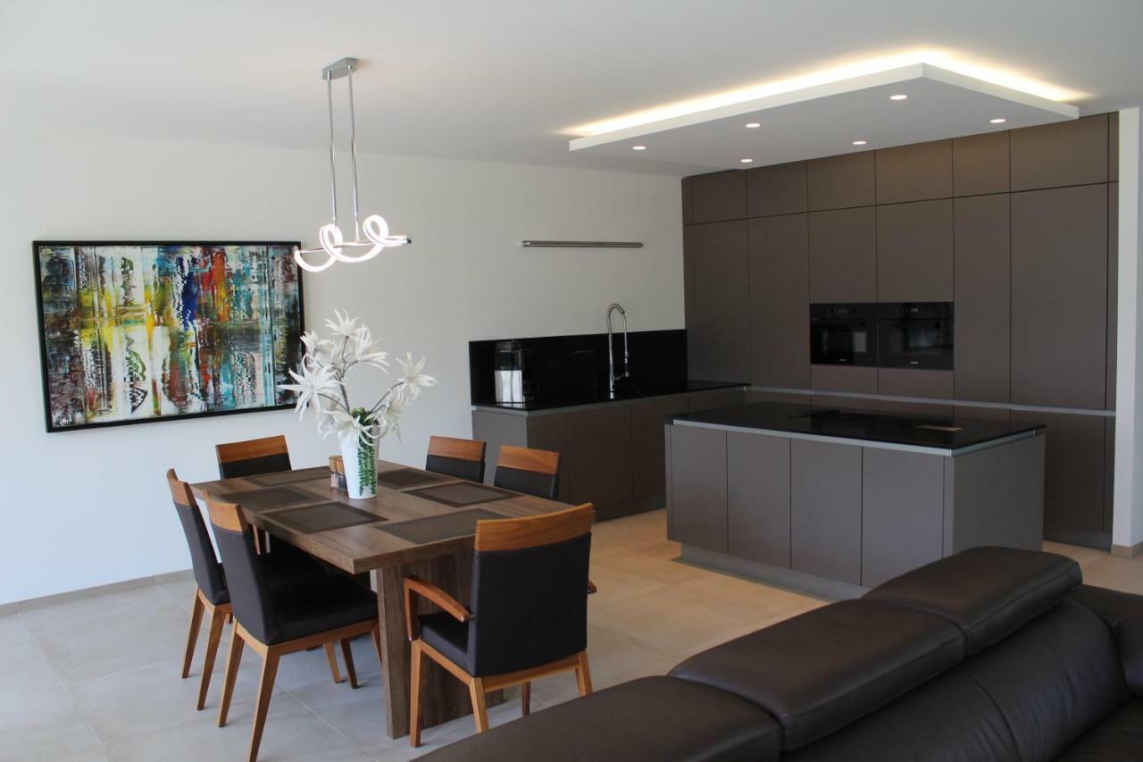 Großes Im Zentrum Von Dresden, 2 Schlafzimmer, 2 Bäder, Balkon * Dresden