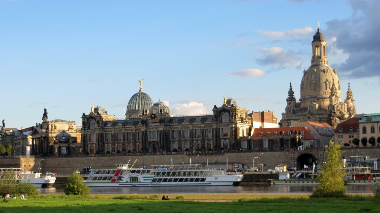 Großes Im Zentrum Von Dresden, 2 Schlafzimmer, 2 Bäder, Balkon * Dresden