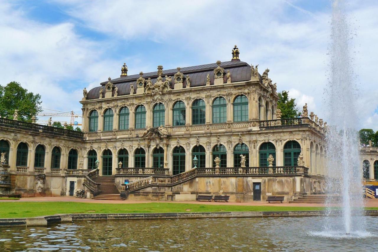 Großes Im Zentrum Von Dresden, 2 Schlafzimmer, 2 Bäder, Balkon Dresden